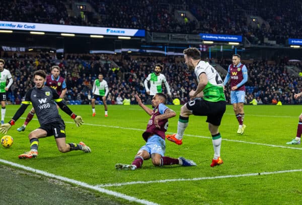 BURNLEY, ENGLAND - Tuesday, December 26, 2023: Liverpool's Diogo Jota scores the second goal in the 90th minute during the FA Premier League match between Burnley FC and Liverpool FC at Turf Moor. (Photo by David Rawcliffe/Propaganda)