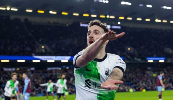 BURNLEY, ENGLAND - Tuesday, December 26, 2023: Liverpool's Diogo Jota celebrates scoring the second goal in the 90th minute during the FA Premier League match between Burnley FC and Liverpool FC at Turf Moor. (Photo by David Rawcliffe/Propaganda)