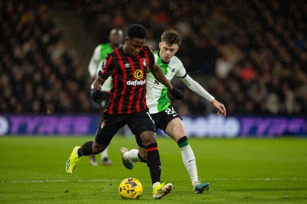 BOURNEMOUTH, ENGLAND - Sunday, January 21, 2024: Liverpool's Conor Bradley (R) and Bournemouth's Luis Sinisterra during the FA Premier League match between AFC Bournemouth and Liverpool FC at Dean Court. (Photo by David Rawcliffe/Propaganda)