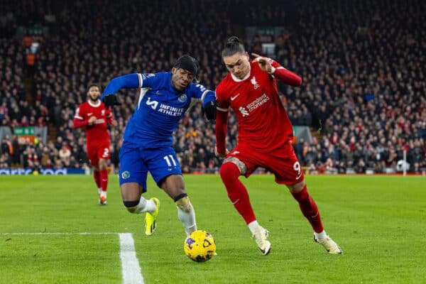 LIVERPOOL, ENGLAND - Wednesday, January 31, 2024: Liverpool's Darwin Núñez (R) is challenged by Chelsea's Noni Madueke during the FA Premier League match between Liverpool FC and Chelsea FC at Anfield. (Photo by David Rawcliffe/Propaganda)