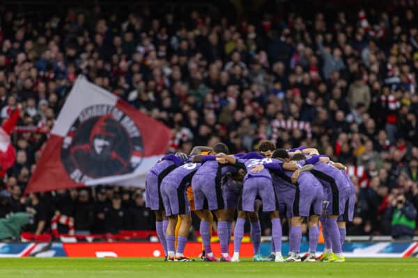 LONDON, ENGLAND - Sunday, February 4, 2024: Liverpool players form a pre-match huddle before the FA Premier League match between Arsenal FC and Liverpool FC at the Emirates Stadium. (Photo by David Rawcliffe/Propaganda)