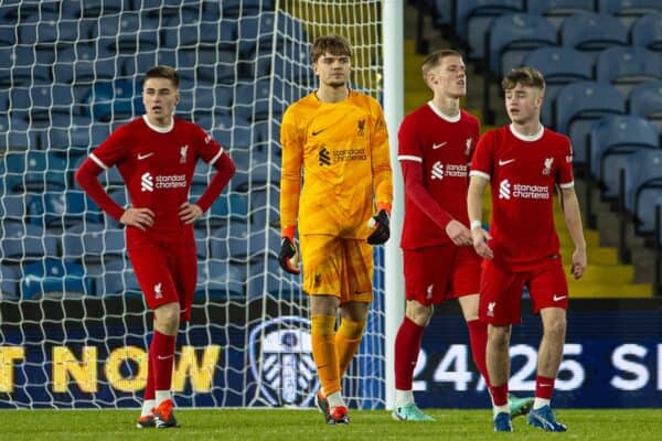LEEDS, ENGLAND – Donnerstag, 29. Februar 2024: Liverpools Torwart Kornel Misciur sieht niedergeschlagen aus, als Leeds United beim Spiel der 5. Runde des FA Youth Cup zwischen den U-18-Spielern des Leeds United FC und den U-18-Jährigen des FC Liverpool in der Elland Road ein zweites Tor schießt.  (Foto von David Rawcliffe/Propaganda)