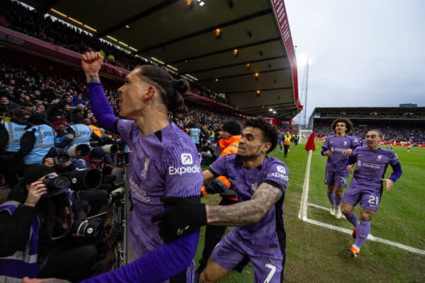 NOTTINGHAM, ENGLAND - Saturday, March 2, 2024: Liverpool's Darwin Núñez celebrates after scoring the winning goal in the ninth minute of injury time during the FA Premier League match between Nottingham Forest FC and Liverpool FC at the City Ground. (Photo by David Rawcliffe/Propaganda)