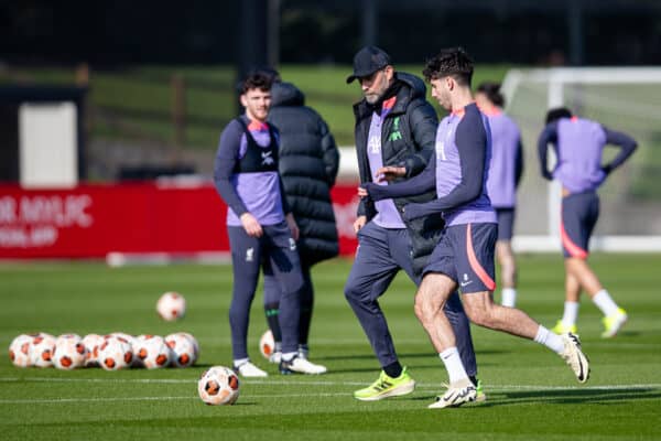 LIVERPOOL, ENGLAND - Wednesday, March 6, 2024: Liverpool's manager Jürgen Klopp jokes with Dominik Szoboszlai during a training session at the AXA Training Centre ahead of the UEFA Europa League Round of 16 1st Leg match between AC Sparta Prague and Liverpool FC. (Photo by Jessica Hornby/Propaganda)