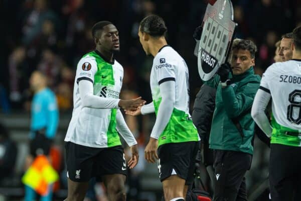 PRAGUE, CZECH REPUBLIC - Thursday, March 7, 2024: Liverpool's Ibrahima Konaté (L) is replaced by substitute captain Virgil van Dijk during the UEFA Europa League Round of 16 1st Leg match between AC Sparta Praha and Liverpool FC at Stadion Letná. (Photo by David Rawcliffe/Propaganda)