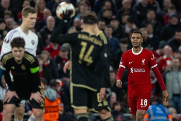 LIVERPOOL, ENGLAND – Donnerstag, 14. März 2024: Liverpools Cody Gakpo feiert, nachdem er im Rückspiel des Achtelfinals der UEFA Europa League zwischen Liverpool FC und AC Sparta Praha in Anfield das vierte Tor erzielt hat. (Foto von David Rawcliffe/Propaganda)