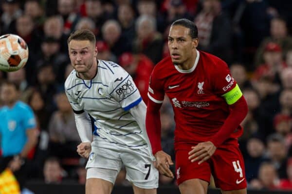 LIVERPOOL, ENGLAND - Thursday, April 11, 2024: Atalanta's Teun Koopmeiners (L) and Liverpool's captain Virgil van Dijk during the UEFA Europa League Quarter-Final 1st Leg match between Liverpool FC and BC Atalanta at Anfield. (Photo by David Rawcliffe/Propaganda)