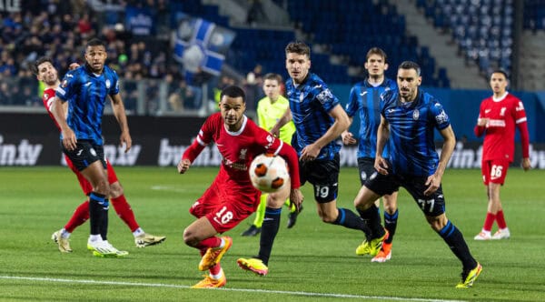 BERGAMO, ITALY - Thursday, April 18, 2024: Liverpool's Cody Gakpo during the UEFA Europa League Quarter-Final 2nd Leg match between BC Atalanta and Liverpool FC at the Stadio Atleti Azzurri d'Italia. (Photo by David Rawcliffe/Propaganda)