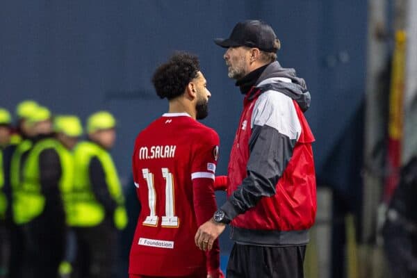  Liverpool's Mohamed Salah walks past manager Jürgen Klopp as he is substituted during the UEFA Europa League Quarter-Final 2nd Leg match between BC Atalanta and Liverpool FC at the Stadio Atleti Azzurri d'Italia. (Photo by David Rawcliffe/Propaganda)