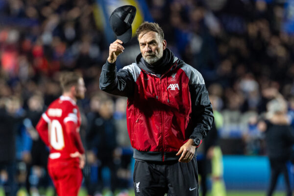 BERGAMO, ITALY - Thursday, April 18, 2024: Liverpool's lm' waves to supporters after the UEFA Europa League Quarter-Final 2nd Leg match between BC Atalanta and Liverpool FC at the Stadio Atleti Azzurri d'Italia. (Photo by David Rawcliffe/Propaganda)