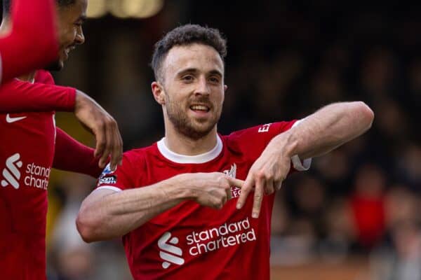 LONDON, ENGLAND - Sunday, April 21, 2024: Liverpool's Diogo Jota celebrates after scoring the third goal during the FA Premier League match between Fulham FC and Liverpool FC at Craven Cottage. (Photo by David Rawcliffe/Propaganda)