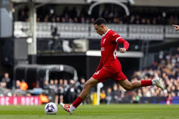 LONDON, ENGLAND – Sonntag, 21. April 2024: Liverpools Trent Alexander-Arnold erzielt das erste Tor per Freistoß während des FA Premier League-Spiels zwischen Fulham FC und Liverpool FC im Craven Cottage. (Foto von David Rawcliffe/Propaganda)