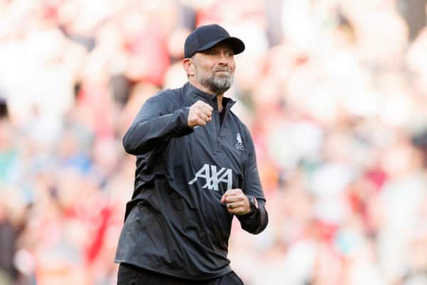 LIVERPOOL, ENGLAND – Sonntag, 5. Mai 2024: Jürgen Klopp, Manager von Liverpool, feiert nach dem FA Premier League-Spiel zwischen dem FC Liverpool und dem FC Tottenham Hotspur in Anfield.  (Foto von Ryan Brown/Propaganda)