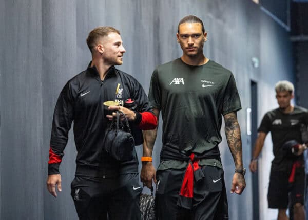 IPSWICH, ENGLAND - Saturday, August 17, 2024: Liverpool's Alexis Mac Allister (L) and Darwin Núñez arrive before the FA Premier League match between Ipswich Town FC and Liverpool FC at Portman Road. (Photo by David Rawcliffe/Propaganda)