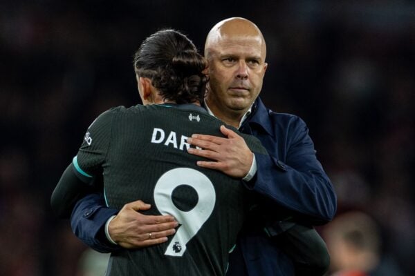 LONDON, ENGLAND - Sunday, October 27, 2024: Liverpool's head coach Arne Slot and Darwin Núñez after the FA Premier League match between Arsenal FC and Liverpool FC at the Emirates Stadium. (Photo by David Rawcliffe/Propaganda)