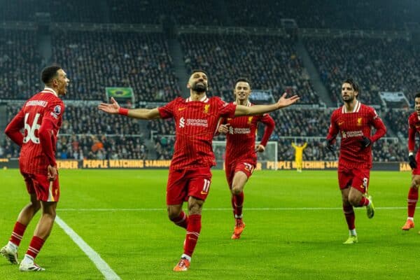 NEWCASTLE-UPON-TYNE, ENGLAND - Wednesday, December 4, 2024: Liverpool's Mohamed Salah celebrates after scoring his side's third goal to make the score 2-3 during the FA Premier League match between Newcastle United FC and Liverpool FC at St James' Park. (Photo by David Rawcliffe/Propaganda)