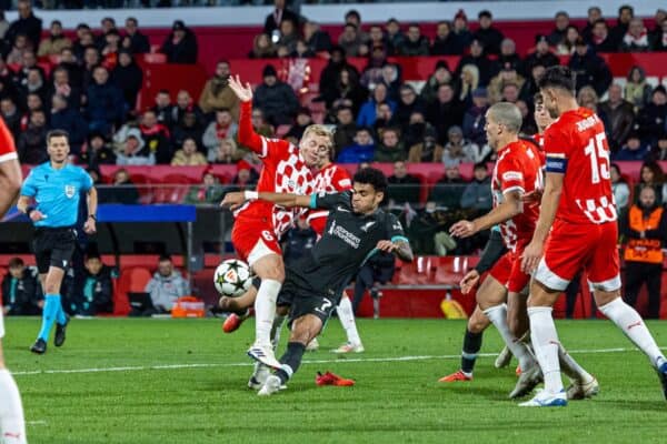 GIRONA, SPAIN - Tuesday, December 10, 2024: Liverpool's Luis Díaz is fouled by Girona's Donny van de Beek for a penalty during the UEFA Champions League Matchday 6 game between Girona FC and Liverpool FC at the Estadi Montilivi. (Photo by David Rawcliffe/Propaganda)