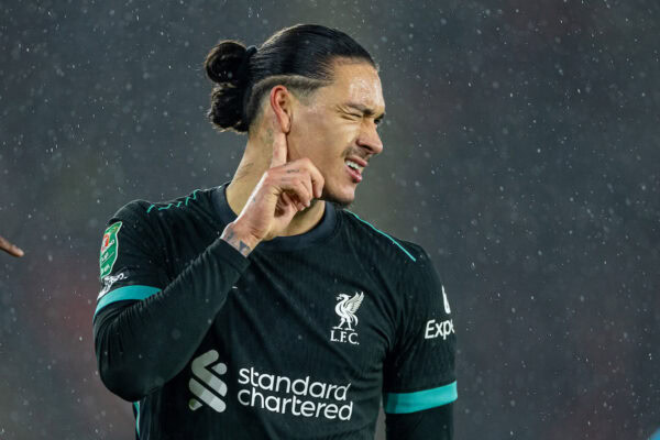 SOUTHAMPTON, ENGLAND - Tuesday, December 17, 2024: Liverpool's Darwin Núñez celebrates after scoring the opening goal during the Football League Cup Quarter-Final match between Southampton FC and Liverpool FC at St Mary's Stadium. (Photo by David Rawcliffe/Propaganda)