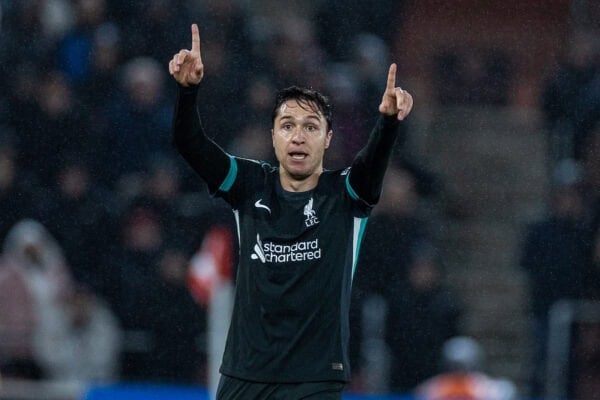 SOUTHAMPTON, ENGLAND - Tuesday, December 17, 2024: Liverpool's Federico Chiesa during the Football League Cup Quarter-Final match between Southampton FC and Liverpool FC at St Mary's Stadium. (Photo by David Rawcliffe/Propaganda)