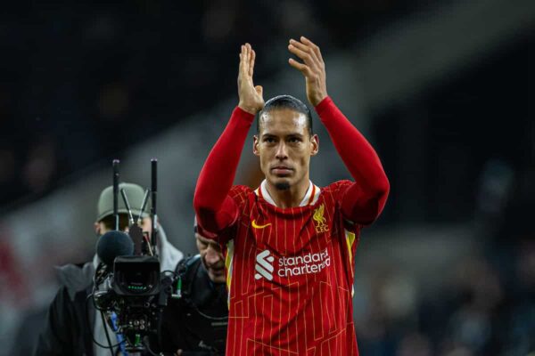 LONDON, ENGLAND - Sunday, December 22, 2024: Liverpool's captain Virgil van Dijk celebrates after the FA Premier League match between Tottenham Hotspur FC and Liverpool FC at the Tottenham Hotspur Stadium. (Photo by David Rawcliffe/Propaganda)