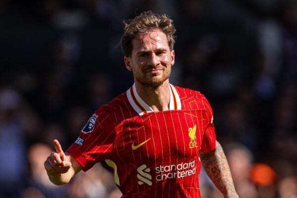 LONDON, ENGLAND - Sunday, April 6, 2025: Liverpool's Alexis Mac Allister celebrates after scoring the first goal during the FA Premier League match between Fulham FC and Liverpool FC at Craven Cottage. (Photo by David Rawcliffe/Propaganda)