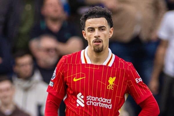 LONDON, ENGLAND - Sunday, May 4, 2025: Liverpool's Curtis Jones reacts after Chelsea's third goal during the FA Premier League match between Chelsea FC and Liverpool FC at Stamford Bridge. (Photo by David Rawcliffe/Propaganda)