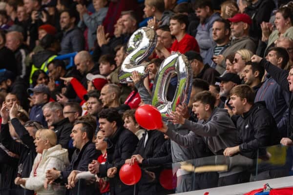 LONDON, ENGLAND - Sunday, May 4, 2025: Liverpool supporter celebrate becoming Champions for a 20th time during the FA Premier League match between Chelsea FC and Liverpool FC at Stamford Bridge. (Photo by David Rawcliffe/Propaganda)