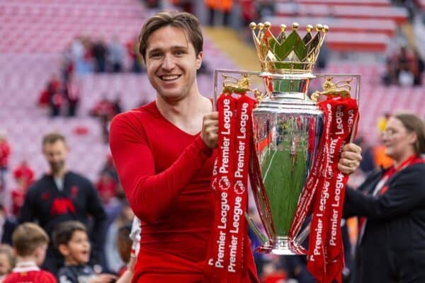 LIVERPOOL, ENGLAND - Sunday, May 25, 2025: Liverpool's Federico Chiesa with the trophy, as the team celebrate becoming Champions for the 20th time, after the FA Premier League match between Liverpool FC and Crystal Palace FC at Anfield. (Photo by David Rawcliffe/Propaganda)