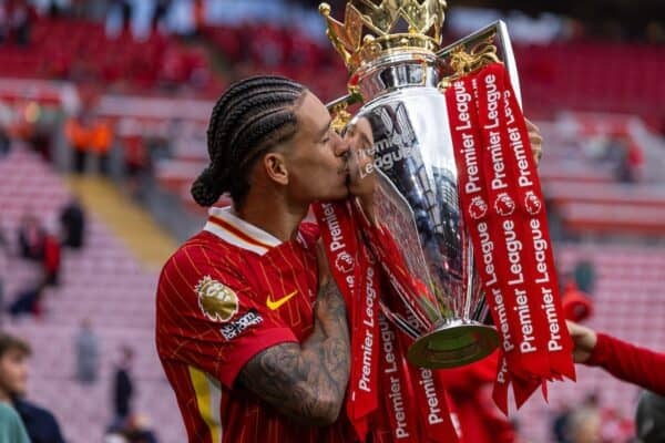 LIVERPOOL, ENGLAND - Sunday, May 25, 2025: Liverpool's Darwin Núñez with the trophy, as the team celebrate becoming Champions for the 20th time, after the FA Premier League match between Liverpool FC and Crystal Palace FC at Anfield. (Photo by David Rawcliffe/Propaganda)