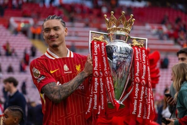 LIVERPOOL, ENGLAND - Sunday, May 25, 2025: Liverpool's Darwin Núñez with the trophy, as the team celebrate becoming Champions for the 20th time, after the FA Premier League match between Liverpool FC and Crystal Palace FC at Anfield. (Photo by David Rawcliffe/Propaganda)