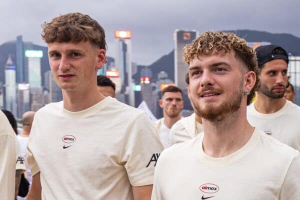 HONG KONG - Monday, July 21, 2025: Liverpool's (L-R) Conor Bradley, Tyler Morton and Harvey Elliott during a team walk along the Avenue of Stars after the squad arrived at the Rosewood Hotel in Hong Kong ahead of the Hong Kong Football Festival 2025 pre-season tournament. (Photo by David Rawcliffe/Propaganda)
