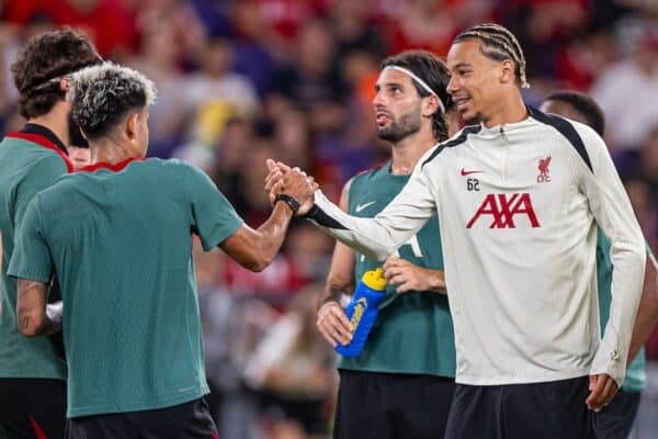 HONG KONG - Thursday, July 24, 2025: Liverpool's new signing Hugo Ekitike (R) meets his new team-mate Luis Díaz during a training session at the Kai Tak Stadium in Hong Kong ahead of the Hong Kong Football Festival 2025 pre-season tournament, on Day Four of the club's Asia Tour. (Photo by David Rawcliffe/Propaganda)