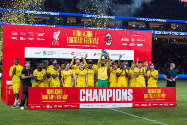 HONG KONG - Saturday, July 26, 2025: AC Milan celebrate winning the Standard Chartered Trophy after the Hong Kong Football Festival 2025 pre-season match between Liverpool and AC Milan at the Kai Tak Stadium. (Photo by David Rawcliffe/Propaganda)