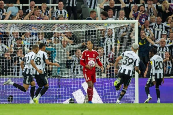 NEWCASTLE-UPON-TYNE, ENGLAND - Monday, August 25, 2025: Liverpool's captain Virgil van Dijk look dejected after conceeding the equalising goal during the FA Premier League match between Newcastle United FC and Liverpool FC at St James' Park. (Photo by David Rawcliffe/Propaganda)
