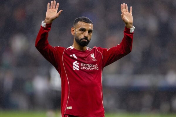 FRANKFURT, GERMANY - Wednesday, October 22, 2025: Liverpool's Mohamed Salah acknowledges the supporters after the UEFA Champions League match between Eintracht Frankfurt and Liverpool FC at the Waldstadion. (Photo by David Rawcliffe/Propaganda)