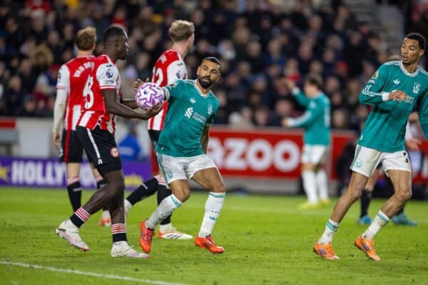 LONDON, ENGLAND - Saturday, October 24, 2025: Liverpool's Mohamed Salah tries to restart the game after scoring his side's second goal during the FA Premier League match between Brentford FC and Liverpool FC at the Brentford  Community Stadium. (Photo by David Rawcliffe/Propaganda)