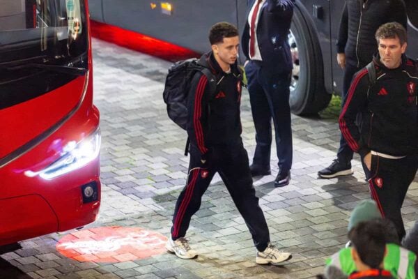 LONDON, ENGLAND - Saturday, October 24, 2025: Liverpool's Kieran Morrison arrives before the FA Premier League match between Brentford FC and Liverpool FC at the Brentford Community Stadium. (Photo by David Rawcliffe/Propaganda)