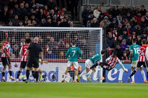 LONDON, ENGLAND - Saturday, October 24, 2025: Brentford's Dango Ouattara scores the first goal during the FA Premier League match between Brentford FC and Liverpool FC at the Brentford  Community Stadium. (Photo by David Rawcliffe/Propaganda)