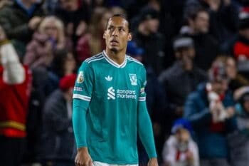 LONDON, ENGLAND - Saturday, October 24, 2025: Liverpool's captain Virgil van Dijk reacts to conceeding the first goal during the FA Premier League match between Brentford FC and Liverpool FC at the Brentford Community Stadium. (Photo by David Rawcliffe/Propaganda) Football – FA Premier League – Brentford  FC v Liverpool FC