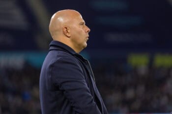 MANCHESTER, ENGLAND - Sunday, November 9, 2025: Liverpool's head coach Arne Slot before the FA Premier League match between Manchester City FC and Liverpool FC at the City of Manchester Stadium. (Photo by David Rawcliffe/Propaganda) Football – FA Premier League – Manchester City FC v Liverpool FC
