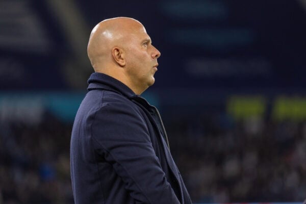 MANCHESTER, ENGLAND - Sunday, November 9, 2025: Liverpool's head coach Arne Slot before the FA Premier League match between Manchester City FC and Liverpool FC at the City of Manchester Stadium. (Photo by David Rawcliffe/Propaganda)