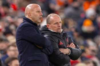 LIVERPOOL, ENGLAND - Wednesday, December 3, 2025: Liverpool's head coach Arne Slot and first assistant coach Sipke Hulshoff (R) during the FA Premier League match between Liverpool FC and Sunderland AFC at Anfield. (Photo by David Rawcliffe/Propaganda) Football – FA Premier League – Liverpool FC v Sunderland AFC