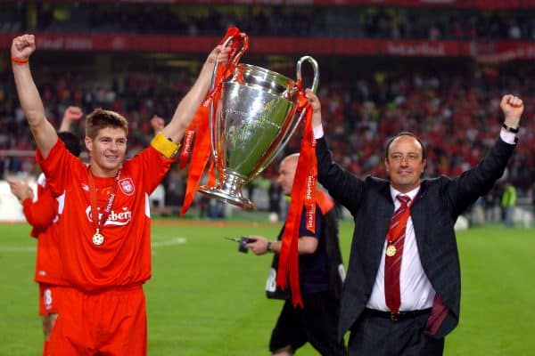 Liverpool's Steven Gerrard and manager Rafael Benitez celebrate with the trophy, Istanbul, 25.05.2005 ( Tony Marshall/EMPICS Sport)