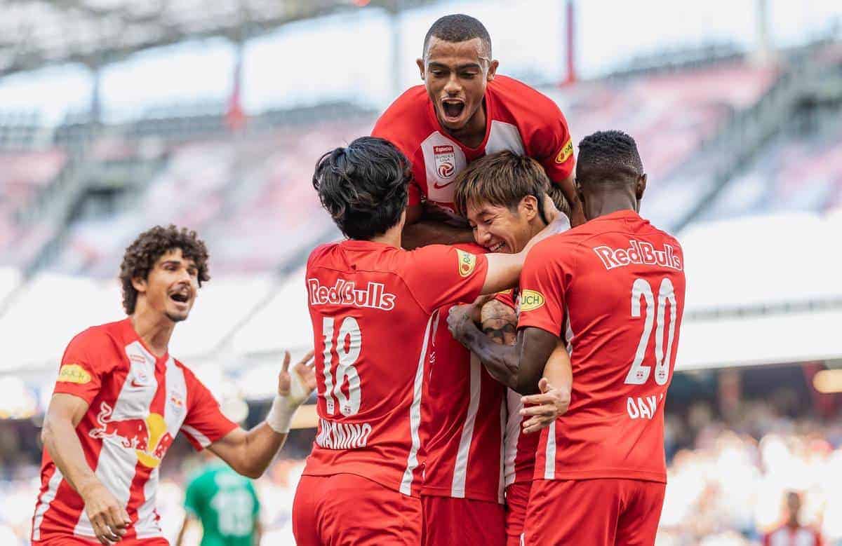 04.08.2019, Red Bull Arena, Salzburg, AUT, 1. FBL, FC Red Bull Salzburg vs SV Mattersburg, Grunddurchgang, 2. Spieltag, im Bild Torjubel Salzburg nach dem 2:0 durch Masaya Okugawa (FC Red Bull Salzburg) // during the tipico Bundesliga 2nd round match between FC Red Bull Salzburg and SV Mattersburg at the Red Bull Arena in Salzburg, Austria on 2019/08/04. Salzburg *** 04 08 2019, Red Bull Arena, Salzburg, AUT, 1 FBL, FC Red Bull Salzburg vs. SV Mattersburg, basic round, 2 matchday, in the picture goal celebration Salzburg after the 2 0 by Masaya Okugawa FC Red Bull Salzburg during the tipico Bundesliga 2nd round match between FC Red Bull Salzburg and SV Mattersburg at the Red Bull Arena in Salzburg, Austria on 2019 08 04 Salzburg EX_FEI.