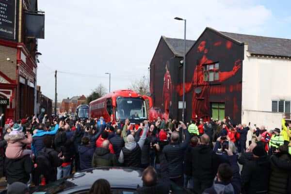 Anfield. Team Bus. Salah mural