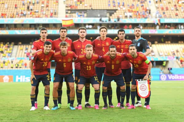 SEVILLE, SPAIN - JUNE 14: Players of Spain pose for a team photograph prior to the UEFA Euro 2020 Championship Group E match between Spain and Sweden at the La Cartuja Stadium on June 14, 2021 in Seville, Spain. (Photo by Aitor Alcalde - UEFA/UEFA via Getty Images)