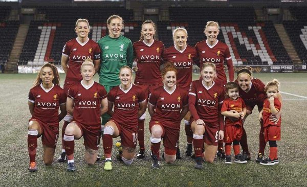 Liverpool Ladies team (l-r, back: Gemma Bonner, Siobhan Chamberlain, Caroline Weir, Alex Greenwood, Sophie Ingle, front: Jess Clarke, Bethany England, Ali Johnson, Martha Harris, Laura Coombs and Casey Stoney) to face Bristol City Women during the Liverpool Ladies v Bristol City Women WSL game at Select Security Stadium on January 27, 2018 in Widnes, England. (Photo by Nick Taylor/Liverpool FC/Liverpool FC via Getty Images)