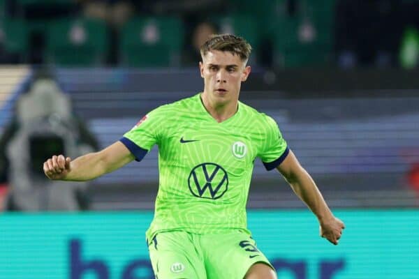 Wolfsburg, Duitsland.  12 maart 2023. firo: 03/12/2023, voetbal, voetbal, 1e competitie, 1e Bundesliga, seizoen 2022/2023, VfL Wolfsburg - Union Berlin 1:1 VfL Micky van de Ven, single action, Credit: Live News