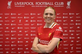 Ceri Holland Signs a New Contract at Liverpool Women