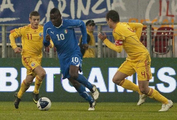 17.11.2010, Worthersee-Arena, Klagenfurt, AUT, Freundschaftliches Landerspiel, Italien vs Rumanien, im Bild Barwuah Mario Balotelli, ITA, #10 // during international frindly footballmatch, Italy vs Romania at Worthersee-Arena Klagenfurt on 17/11/2010. EXPA Pictures (C) 2010, PhotoCredit: EXPA/ E. Scheriau